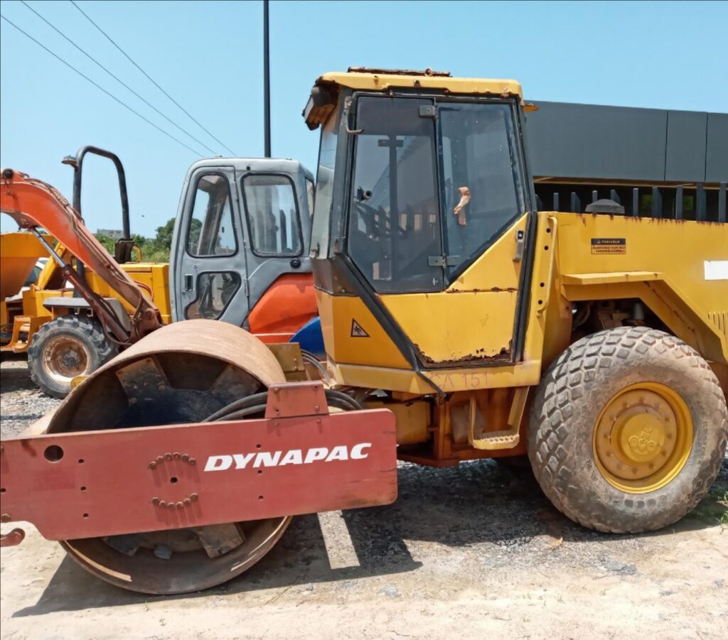 HEAVY DUTY ROAD ROLLER BATCHING PLANT