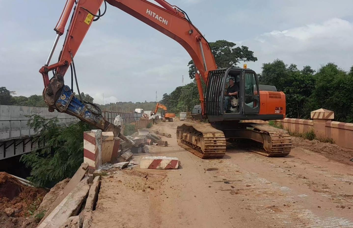 Demolishing Existing Concrete Bridge and Construction of New Concrete Bridge (SO2 B) for Viabuild Ghana