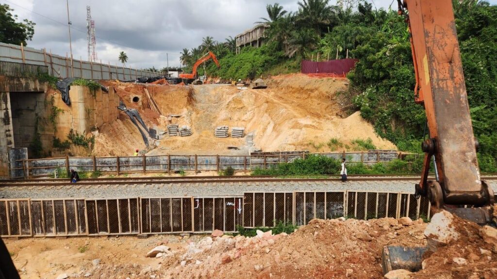 CONSTRUCTION OF STEEL BRIDGE (SO 3) OVER THE RAIL LINES AT SEKONDI FOR VIABUILD